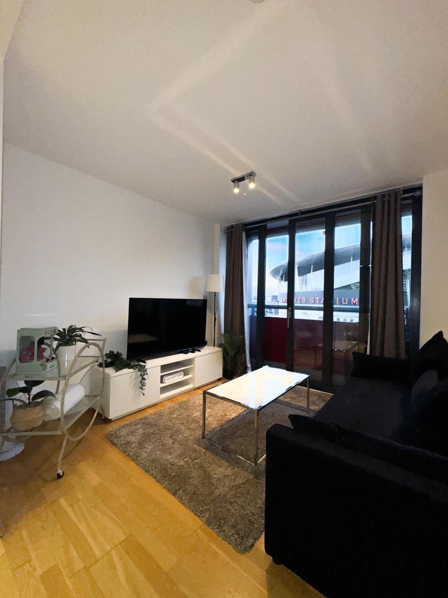 The Emirates Stadium Apartment London Exterior photo